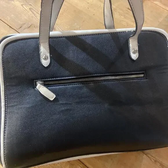 Adrienne Vittadini Black And White Handbag - Picture 6 of 9